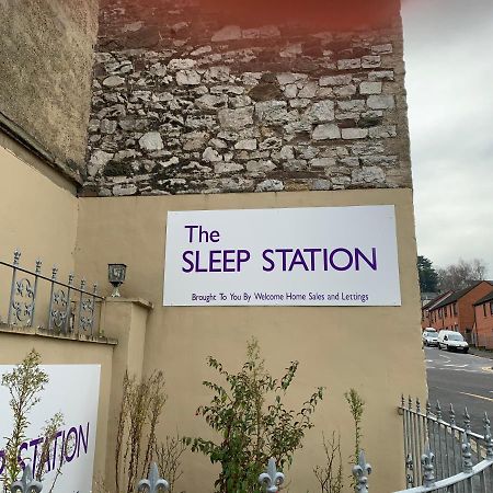 The Sleep Station Newport Hotel Ngoại thất bức ảnh